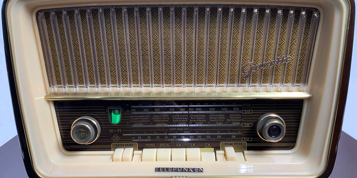 Restoration of a Vintage Telefunken Gavotte 8U AM/SW/FM Receiver