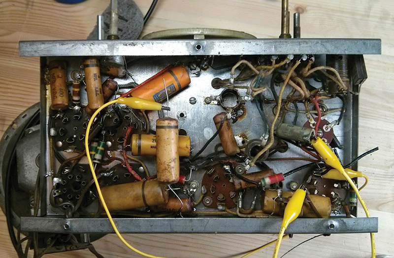 19 Radio parts LISSEN mini capacitor     . 